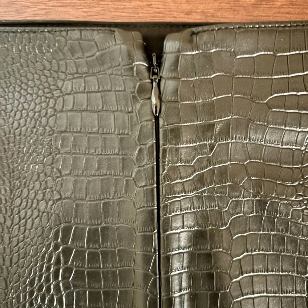 Express Black Croc-Embossed Mini Skirt - Picture 2 of 5